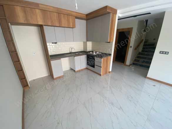 Altınoluk Narlıda Havuzlu Sitede 3+1 Dublex Satılık Daire Edremit Narlı Mah