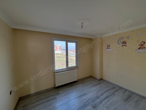 Atatürk Mah. Edremit Kiralık Daire |  2+1 Oda | 95M2 Aylık 25.000Tl | 3. Kat | Doğalgaz(Kombi) | 1 Banyo Resim-2