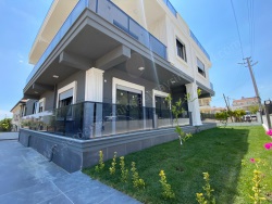 Edremit Altınoluk Mah. Satılık Daire 2+1 100 M2 | Yüksek Giriş | Kat Kaloriferi | 1 Banyo | 2 Yatak Odası