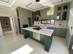 Edremit Altınoluk Mah. Satılık Villa 4+1 200 M2 | Müstakil | Yerden Isıtma | 3 Banyo | 4 Yatak Odası