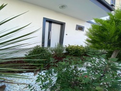 Ayvacık Mıhlı Mah-Küçükkuyu Köyü. Satılık Villa 5+1 170 M2 | Tripleks | Kat Kaloriferi | 3 Banyo | 5 Yatak Odası