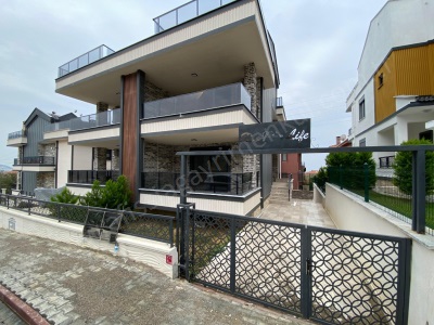 Altınolukta Deniz Ve Dağ Manzaralı Trıplex 4+2 Satılık Villa Edremit Altınoluk Mah