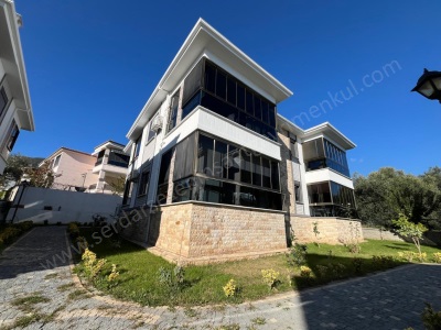 Altınoluk Butik Site İçinde Bahçeli 2+1 Ayrı Mutfak Satılık Daire Edremit Mah