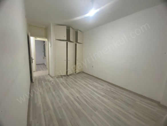 Alaybey Mah. Karşıyaka Kiralık Daire |  2+1 Oda | 100M2 Aylık 23.000Tl | 1. Kat | Klima | 1 Banyo Resim-4