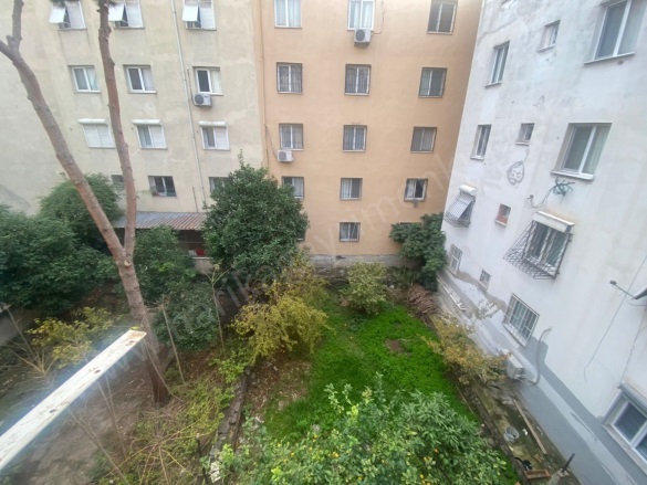 Bahçelievler Mah. Karşıyaka Kiralık Daire |  1+2 Oda | 100M2 Aylık 25.000Tl | 3. Kat | Doğalgaz(Kombi) | 1 Banyo | 1 Yatak Odası Resim-4