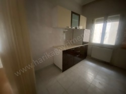 Karşıyaka Bahçelievler Mah. Kiralık Daire 1+2 100 M2 | 3. Kat | Doğalgaz(Kombi) | 1 Banyo | 1 Yatak Odası