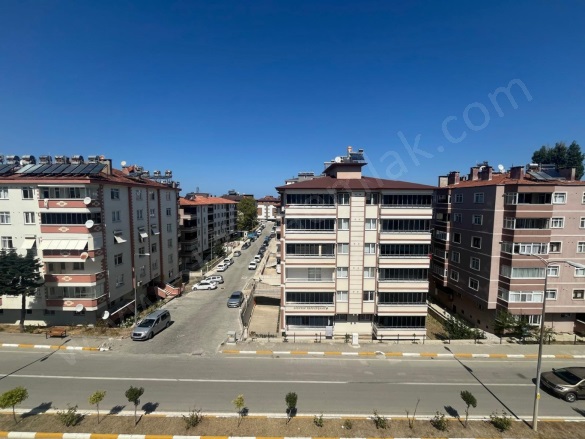 Merkez Mah. Abana Satılık Daire |  2+1 Oda | 95M2 1.850.000Tl  Krediye Uygun  | 5. Kat | 1 Banyo | 1 Yatak Odası Resim-5