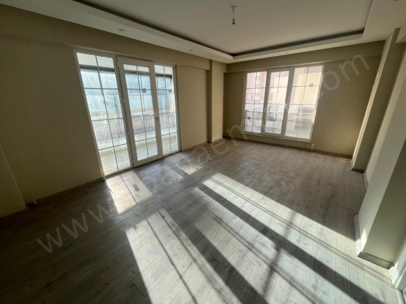 Merkez Mah. Abana Satılık Daire |  2+1 Oda | 95M2 3.650.000Tl  Krediye Uygun  | 1. Kat | 1 Banyo | 2 Yatak Odası Resim-3