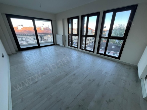 Merkez Mah. Abana Satılık Daire |  3+1 Oda | 135M2 5.500.000Tl  Krediye Uygun  | 5. Kat | Doğalgaz(Kombi) | 2 Banyo | 3 Yatak Odası Resim-3