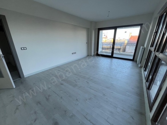 Merkez Mah. Abana Satılık Daire |  3+1 Oda | 135M2 5.500.000Tl  Krediye Uygun  | 5. Kat | Doğalgaz(Kombi) | 2 Banyo | 3 Yatak Odası Resim-4