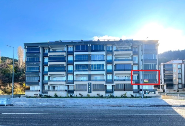 Merkez Mah. Abana Satılık Daire |  3+1 Oda | 120M2 5.600.000Tl  Krediye Uygun  | 1. Kat | Doğalgaz(Kombi) Resim-1