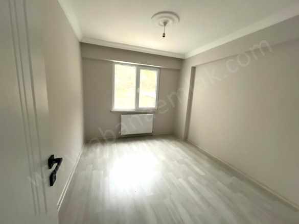 Merkezde 2+1 80 M2 Satılık Daire Sıfır Merkez Mah Abana Emlak