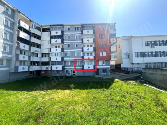 Merkez Mah. Abana Satılık Daire |  2+1 Oda | 80M2 2.500.000Tl  Krediye Uygun  | Zemin Kat | Doğalgaz(Kombi) | 1 Banyo Resim-1