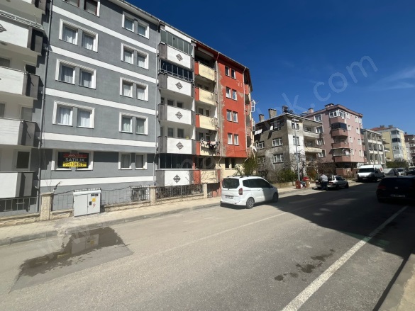 Merkez Mah. Abana Satılık Daire |  2+1 Oda | 80M2 2.500.000Tl  Krediye Uygun  | Zemin Kat | Doğalgaz(Kombi) | 1 Banyo Resim-3