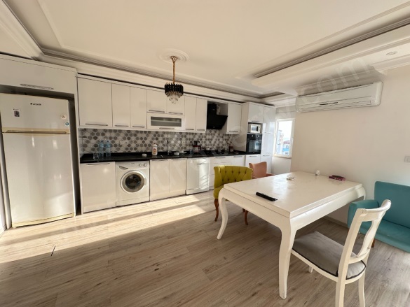 Mahmutlar Mah. Alanya Satılık Daire |  4+1 Oda | 225M2 130.000€  Krediye Uygun  Eşyalı  | Çatı Dubleksi | Klima | 4 Banyo | 4 Yatak Odası Resim-4