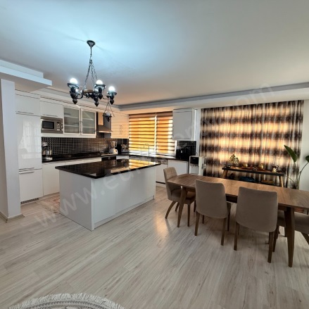 Mahmutlar Mah. Alanya Satılık Daire |  4+1 Oda | 280M2 260.000€ Eşyalı  | Çatı Dubleksi | Klima | 2 Banyo | 4 Yatak Odası Resim-4