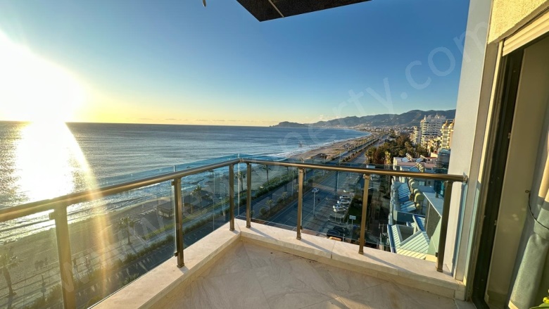 Mahmutlar Mah. Alanya Satılık Daire |  4+1 Oda | 250M2 650.000€ Eşyalı  | Çatı Dubleksi | Klima | 3 Banyo | 4 Yatak Odası Resim-1