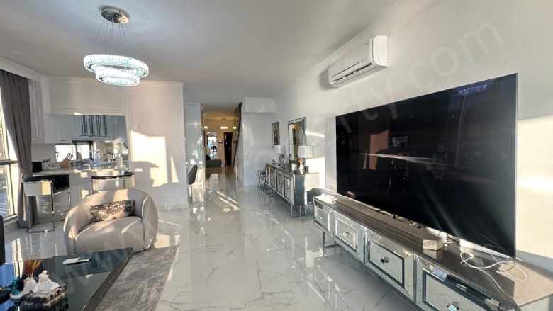 Alanya Mahmutlarda Yekta Sobieski 5 Sitesinde Full Deniz Ve Kale Manzaralı 4+1 Satılık Daire Mahmutlar Mah