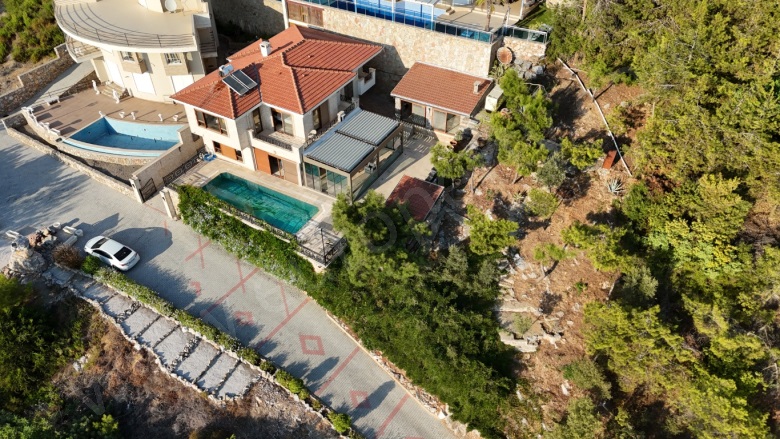 Bektaş Mah. Alanya Satılık Villa |  4+1 Oda | 350M2 950.000€ Eşyalı  | Villa | Klima | 3 Banyo | 4 Yatak Odası Resim-3