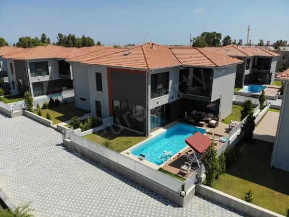 Silifke Gold Life Susanoğlunda Site içinde 4+1 Havuzlu Satılık Villa Atayurt Mah