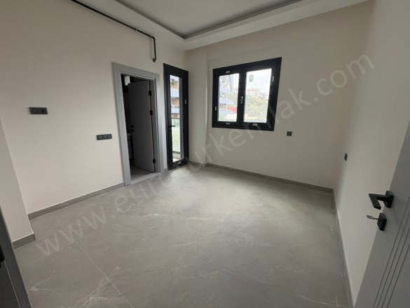 Değirmendere Mah. Kuşadası Satılık Daire |  2+1 Oda | 85M2 7.750.000Tl | 3. Kat | Doğalgaz(Kombi) | 2 Banyo | 2 Yatak Odası Resim-2