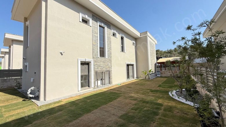 Yavansu Mah. Kuşadası Satılık Villa |  4+1 Oda | 200M2 28.000.000Tl  Krediye Uygun  | Yerden Isıtma | 5 Banyo Resim-1