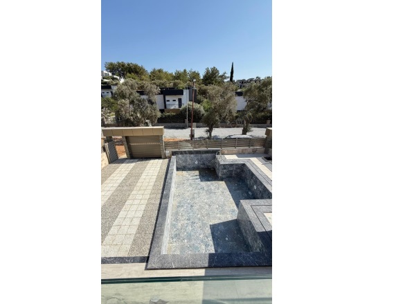 Yavansu Mah. Kuşadası Satılık Villa |  4+1 Oda | 200M2 28.000.000Tl  Krediye Uygun  | Yerden Isıtma | 5 Banyo Resim-4