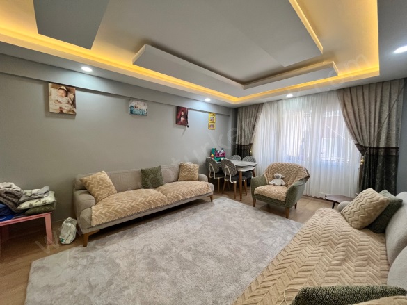 Cumhuriyet Mah. Kuşadası Satılık Daire |  2+1 Oda | 90M2 3.700.000Tl  Krediye Uygun  | 2. Kat | Klima Resim-3