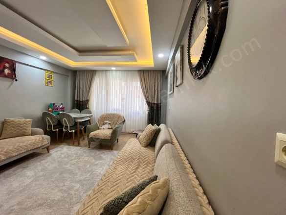 Cumhuriyet Mah. Kuşadası Satılık Daire |  2+1 Oda | 90M2 3.700.000Tl  Krediye Uygun  | 2. Kat | Klima Resim-4