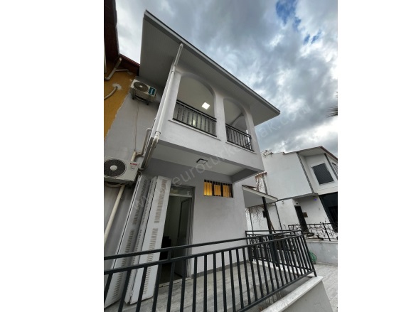 Hacıfeyzullah Mah. Kuşadası Satılık Villa |  5+2 Oda | 200M2 8.500.000Tl  Krediye Uygun  | Tripleks | Klima | 2 Banyo | 5 Yatak Odası Resim-2