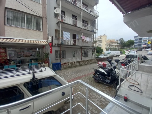 Alacamescit Mah. Kuşadası Satılık Daire |  2+1 Oda | 100M2 4.100.000Tl | Giriş Katı Resim-4
