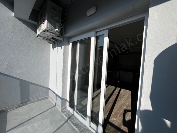 Hacıfeyzullah Mah. Kuşadası Satılık Bina |  2+1 Oda | 75M2 4.250.000Tl  Krediye Uygun  | 2. Kat | Yerden Isıtma | 1 Banyo | 2 Yatak Odası Resim-2