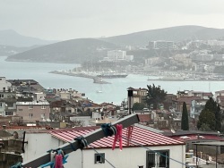 Kuşadası Hacıfeyzullah Mah. Kiralık Daire 1+1 55 M2 | 3. Kat | Klima | 1 Banyo | 1 Yatak Odası