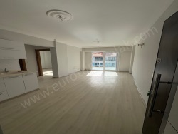 Kuşadası Değirmendere Mah. Kiralık Daire 2+1 75 M2 | 4. Kat | Klima | 1 Banyo | 2 Yatak Odası