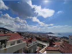 Kuşadası Bayraklıdede Mah. Satılık Villa 3+1 145 M2 | Tripleks | Klima | 2 Banyo | 3 Yatak Odası