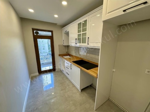 19 Mayıs Mah. Kadıköy Satılık Daire |  3+1 Oda | 100M2 15.250.000Tl  Krediye Uygun  | 3. Kat | Doğalgaz(Kombi) | 1 Banyo | 1 Yatak Odası Resim-2