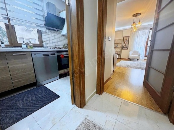 Kozyatağı Mah. Kadıköy Satılık Daire |  2+1 Oda | 100M2 13.800.000Tl  Krediye Uygun  | 1. Kat | Doğalgaz(Kombi) | 2 Banyo Resim-3