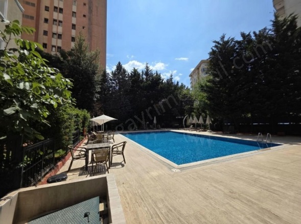 Kozyatağı Mah. Kadıköy Satılık Daire |  3+1 Oda | 140M2 15.400.000Tl  Krediye Uygun  | 4. Kat | Merkezi Isınma(Pay Ölçer) | 1 Banyo Resim-1