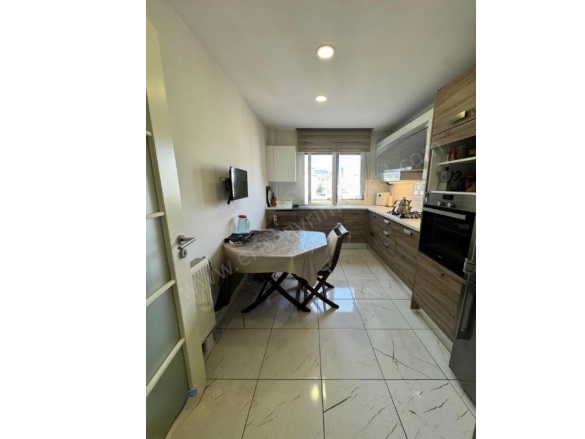 Kozyatağı Mah. Kadıköy Satılık Daire |  3+1 Oda | 120M2 16.650.000Tl  Krediye Uygun  | 7. Kat | Merkezi Isınma(Pay Ölçer) Resim-1