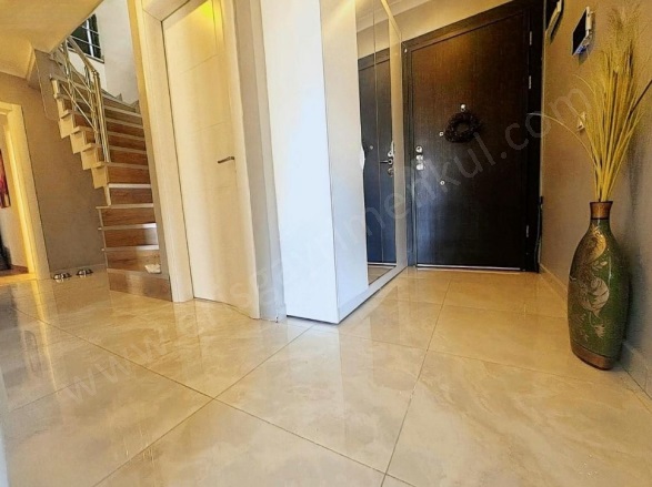 Kozyatağı Mah. Kadıköy Satılık Daire |  4+1 Oda | 285M2 29.600.000Tl | 9. Kat | Merkezi Isınma(Pay Ölçer) | 3 Banyo Resim-5