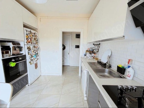 Kozyatağı Mah. Kadıköy Satılık Daire |  4+1 Oda | 160M2 22.500.000Tl  Krediye Uygun  | 12. Kat | Doğalgaz(Kombi) | 2 Banyo | 1 Yatak Odası Resim-4