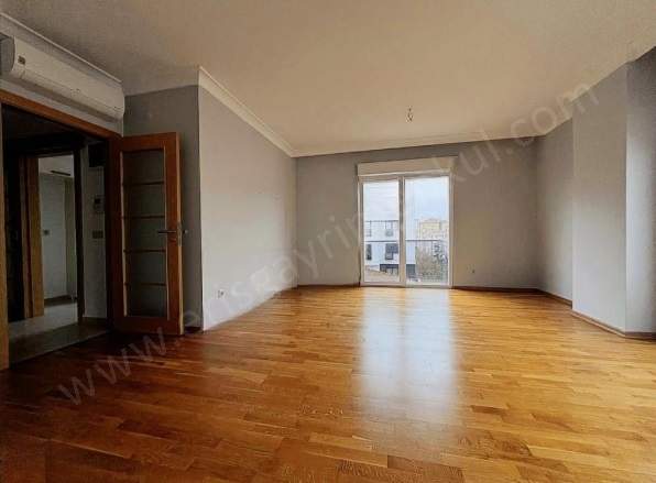 Kozyatağı Mah. Kadıköy Satılık Daire |  3+1 Oda | 109M2 16.600.000Tl  Krediye Uygun  | 8. Kat | Doğalgaz(Kombi) | 2 Banyo Resim-5