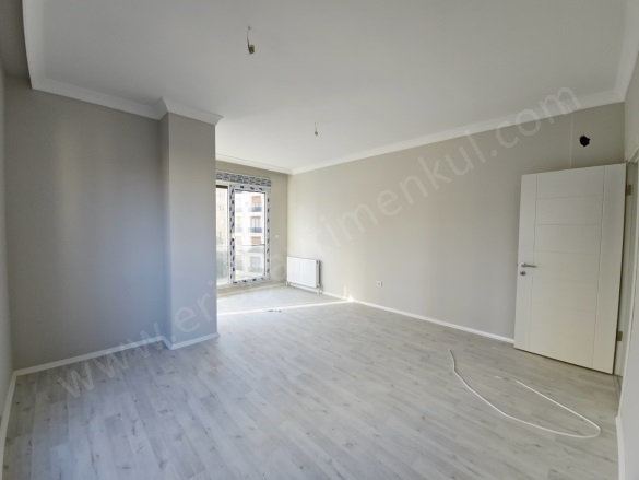 Sahrayıcedit Mah. Kadıköy Satılık Daire |  3+1 Oda | 115M2 14.650.000Tl  Krediye Uygun  | 4. Kat | Doğalgaz(Kombi) | 1 Banyo | 3 Yatak Odası Resim-3