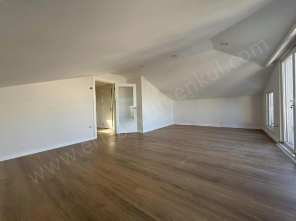 Bostancı Mah. Kadıköy Satılık Daire |  4+2 Oda | 205M2 28.000.000Tl  Krediye Uygun  | 8. Kat | Doğalgaz(Kombi) | 2 Banyo Resim-4