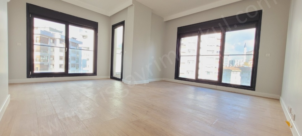 Feneryolu Mah. Kadıköy Satılık Daire |  2+1 Oda | 90M2 16.900.000Tl  Krediye Uygun  | 5. Kat | Doğalgaz(Kombi) | 2 Banyo | 2 Yatak Odası Resim-2