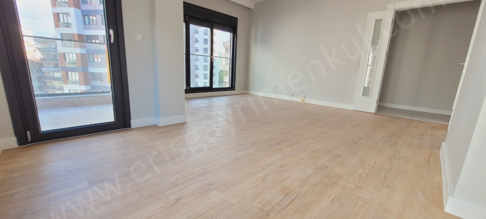 Feneryolu Mah. Kadıköy Satılık Daire |  2+1 Oda | 90M2 16.900.000Tl  Krediye Uygun  | 5. Kat | Doğalgaz(Kombi) | 2 Banyo | 2 Yatak Odası Resim-3