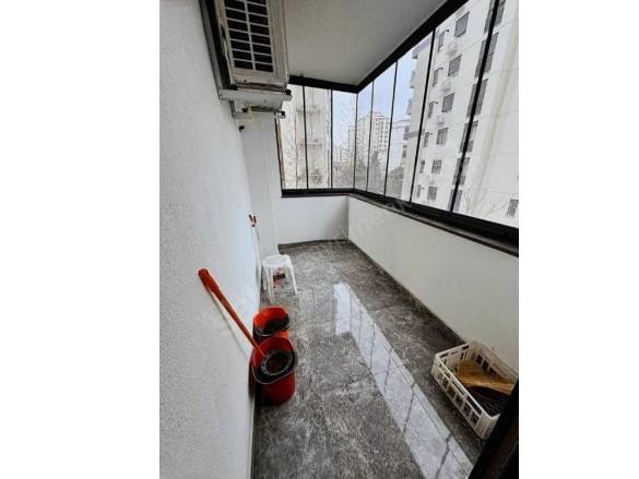 Kozyatağı Mah. Kadıköy Satılık Daire |  3+1 Oda | 140M2 20.000.000Tl  Krediye Uygun  | 1. Kat | Merkezi Isınma(Pay Ölçer) | 1 Banyo Resim-1