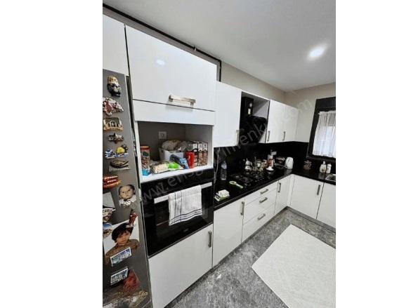 Kozyatağı Mah. Kadıköy Satılık Daire |  3+1 Oda | 140M2 20.000.000Tl  Krediye Uygun  | 1. Kat | Merkezi Isınma(Pay Ölçer) | 1 Banyo Resim-2