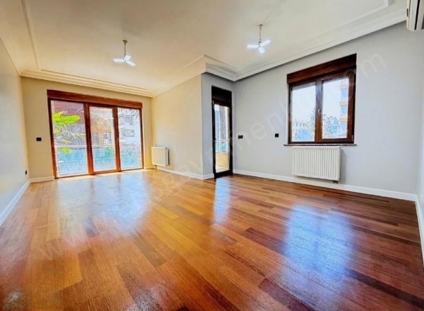 Suadiye Mah. Kadıköy Satılık Daire |  130M2 24.650.000Tl | 1. Kat | Doğalgaz(Kombi) | 2 Banyo Resim-2