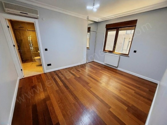 Suadiye Mah. Kadıköy Satılık Daire |  130M2 24.650.000Tl | 1. Kat | Doğalgaz(Kombi) | 2 Banyo Resim-3